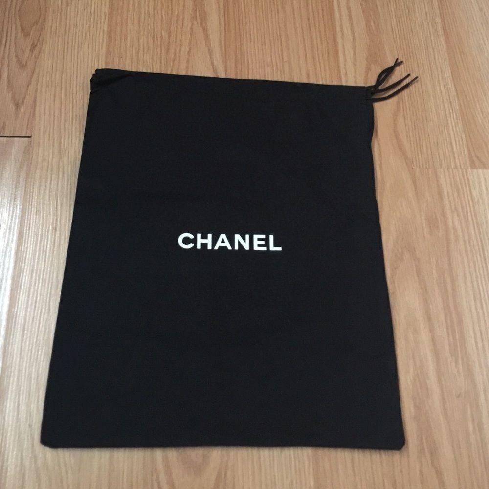 🎉Last Deal🎉Chanel dust bag✨